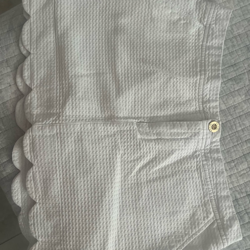 White Scalloped Women's Skort - Lilly Pulitzer 12 - EUC